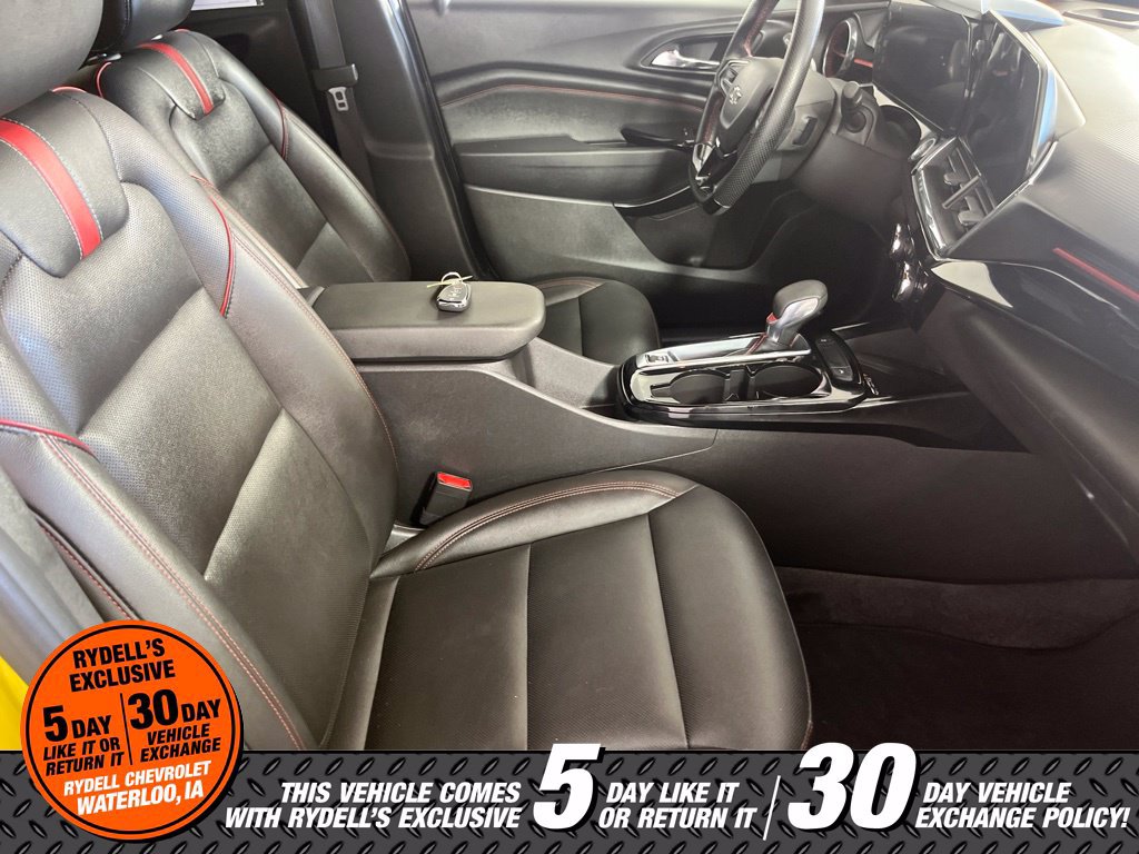 Used 2025 Chevrolet Trax RS w/ Sunroof Package FWD image 19