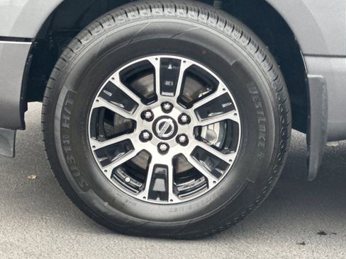 Used 2022 Nissan Titan SV w/ Accessory Utility Package image 29