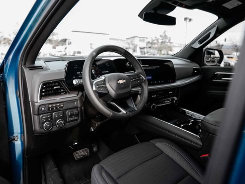 New 2026 Chevrolet Suburban LS image 5