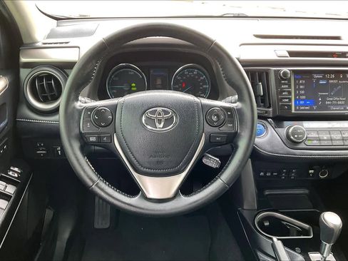Used 2018 Toyota RAV4 Limited image 5