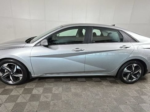 Certified 2023 Hyundai Elantra SEL w/ Convenience Package FWD image 6
