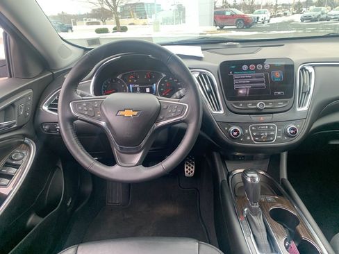 Used 2017 Chevrolet Malibu Premier w/ Driver Confidence Package image 22