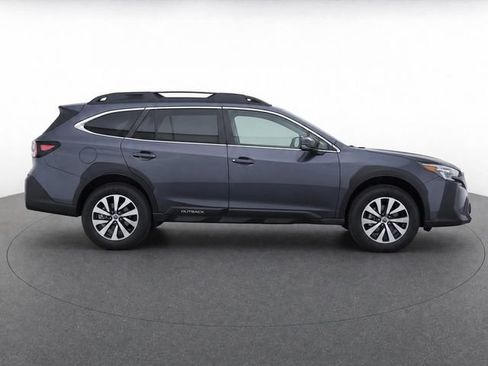 Used 2023 Subaru Outback Premium AWD/4WD image 8