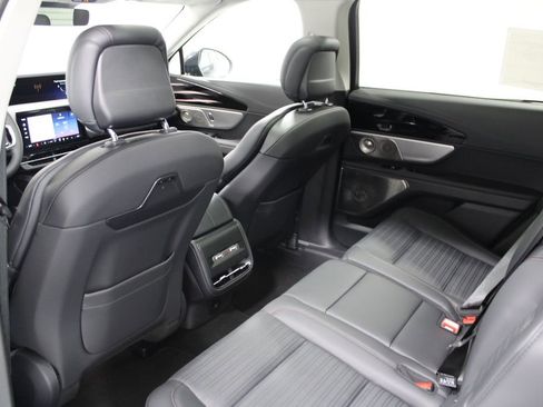 New 2026 Lincoln Nautilus Reserve AWD/4WD image 26