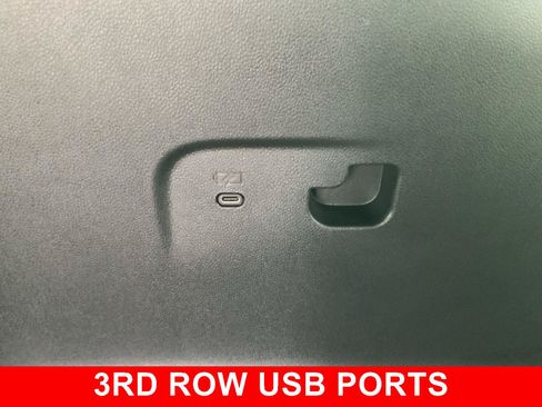 New 2026 Chevrolet Traverse RS w/ LPO, Floor Liner Package FWD image 57