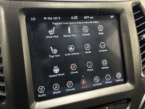 Used 2022 Jeep Cherokee Trailhawk w/ Comfort/Convenience Group AWD/4WD image 17