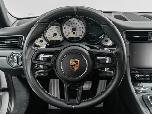 Used 2018 Porsche 911 GT3 RWD image 15