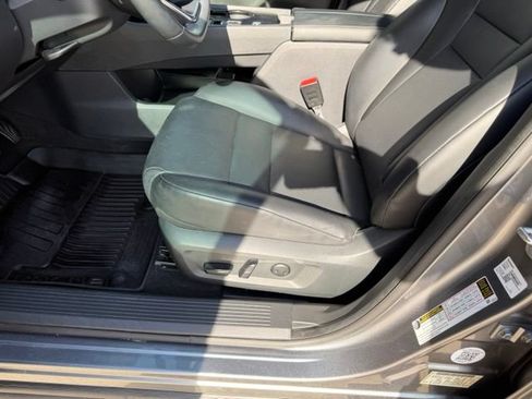 Used 2023 Nissan Rogue SV w/ SV Premium B Package FWD image 18