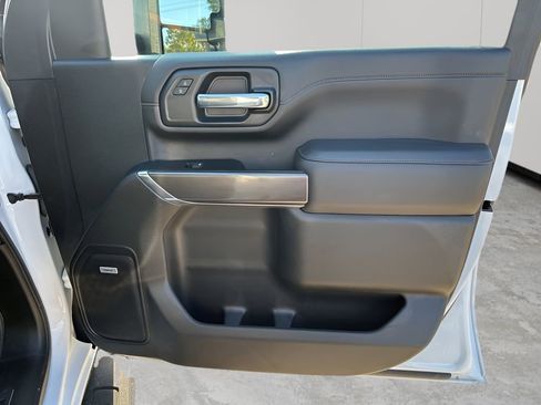 Used 2022 GMC Sierra 2500 AT4 w/ AT4 Premium Plus Package image 13