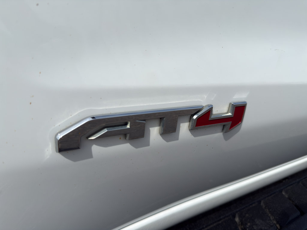 Used 2022 GMC Sierra 1500 AT4 w/ AT4 Premium Package AWD/4WD image 11
