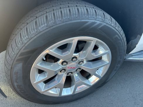 Used 2018 GMC Yukon SLT w/ Open Road Package image 12