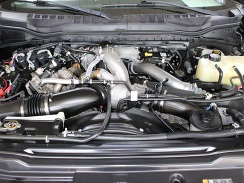 Used 2022 Ford F450 XLT w/ FX4 Off-Road Package image 32