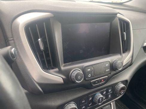 Used 2022 GMC Terrain SLT w/ Tech Package FWD image 8