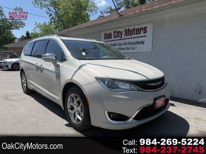 Used 2017 Chrysler Pacifica Limited w/ UConnect Theater Package