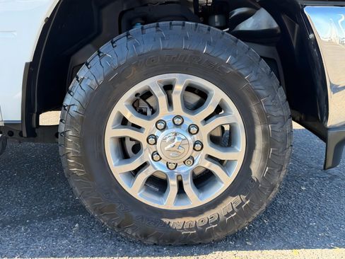 Used 2020 RAM 2500 Big Horn w/ Level 2 Equipment Group image 9