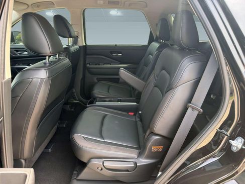 Used 2023 Nissan Pathfinder SL w/ SL Premium Package AWD/4WD image 22
