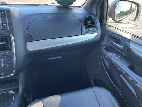 Used 2020 Dodge Grand Caravan GT FWD image 13