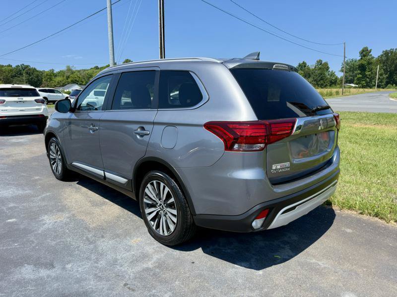 Used 2020 Mitsubishi Outlander SEL FWD image 3