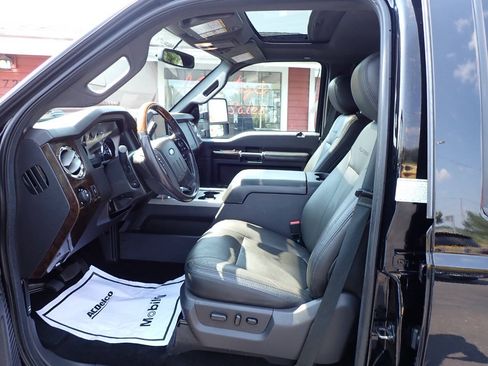 Used 2016 Ford F350 Platinum w/ FX4 Off-Road Package AWD/4WD image 7