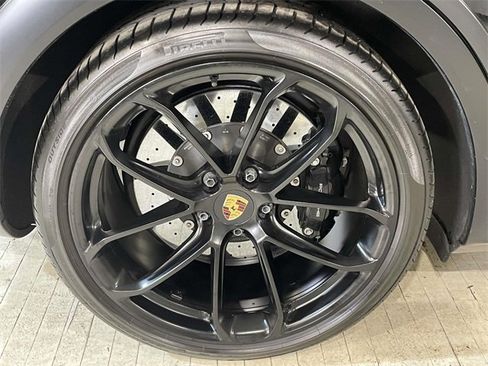 Used 2023 Porsche Cayenne Turbo S image 13