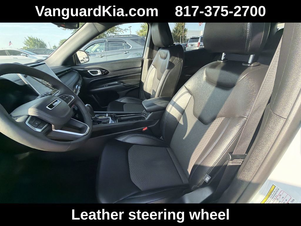 Used 2026 Jeep Compass Latitude AWD/4WD image 15
