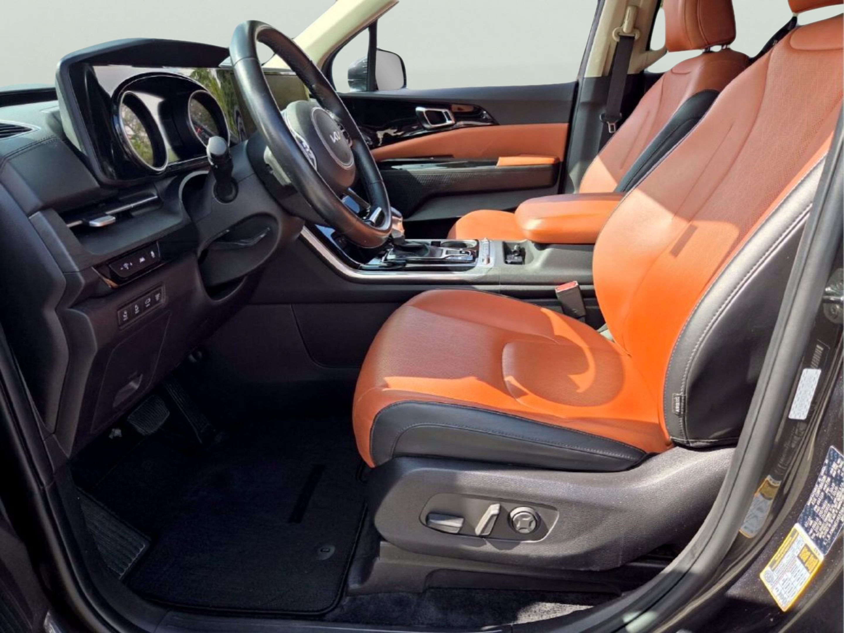 Used 2022 Kia Carnival SX FWD image 9