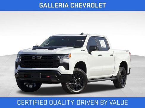 Used 2026 Chevrolet Silverado 1500 LT Trail Boss w/ LPO, Dark Essentials Package AWD/4WD image 2