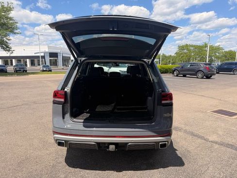 Certified 2025 Volkswagen Atlas Peak Edition SE AWD/4WD image 11