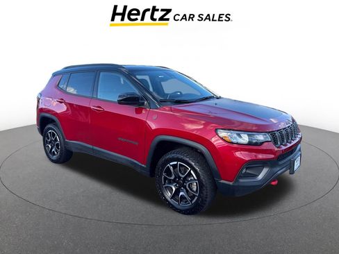 Used 2025 Jeep Compass Trailhawk image 1