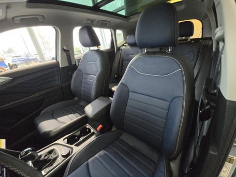 New 2026 Volkswagen Taos SEL image 25