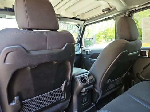 Used 2024 Jeep Wrangler Unlimited Rubicon 4xe AWD/4WD image 20
