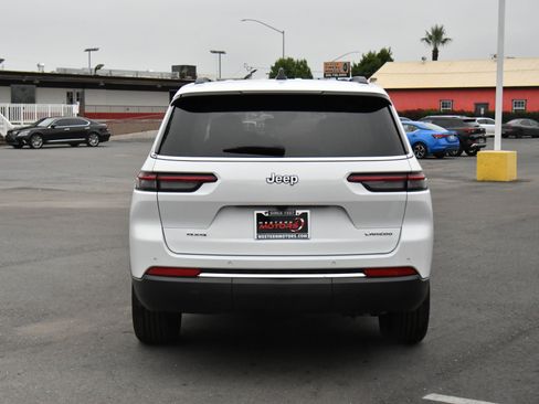 Used 2023 Jeep Grand Cherokee L Laredo image 7