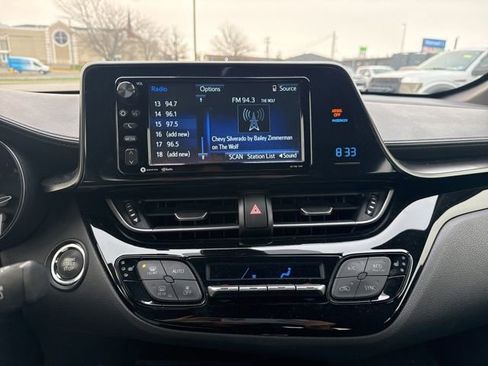 Used 2018 Toyota C-HR XLE image 22