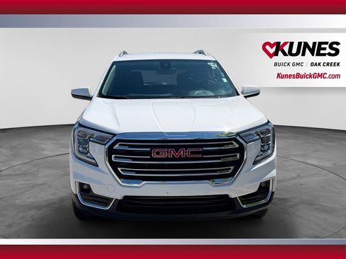 Used 2024 GMC Terrain SLT AWD/4WD image 3