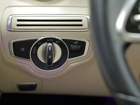 Used 2021 Mercedes-Benz C 300 Sedan image 28