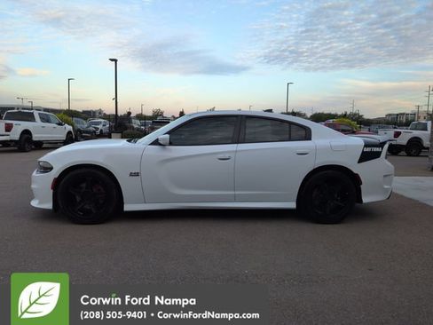 Used 2017 Dodge Charger R/T RWD image 6