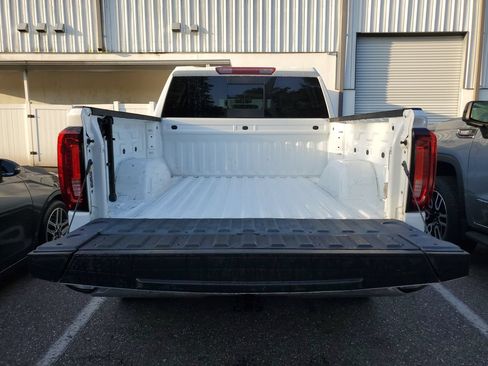 Used 2024 GMC Sierra 1500 SLT w/ SLT Premium Package AWD/4WD image 10