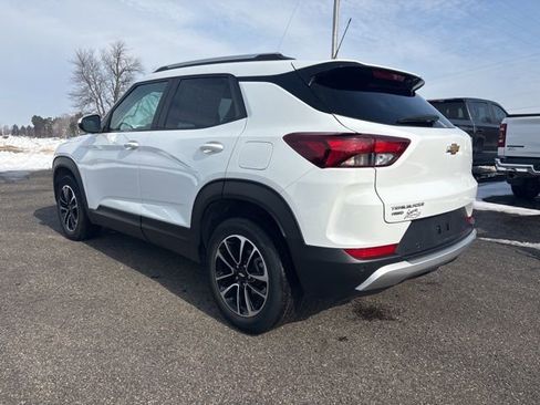 Used 2024 Chevrolet TrailBlazer LT w/ LT Cold Weather Package image 5