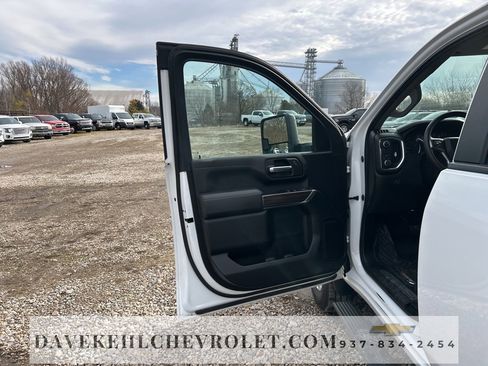 Used 2022 Chevrolet Silverado 3500 LT image 10