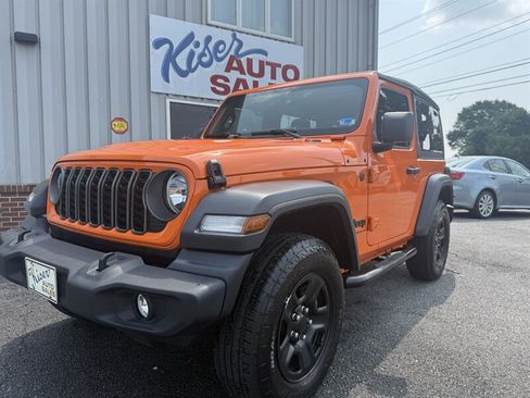 Used 2025 Jeep Wrangler Sport AWD/4WD image 1