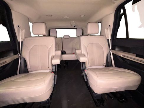 Certified 2024 Ford Expedition Limited image 23