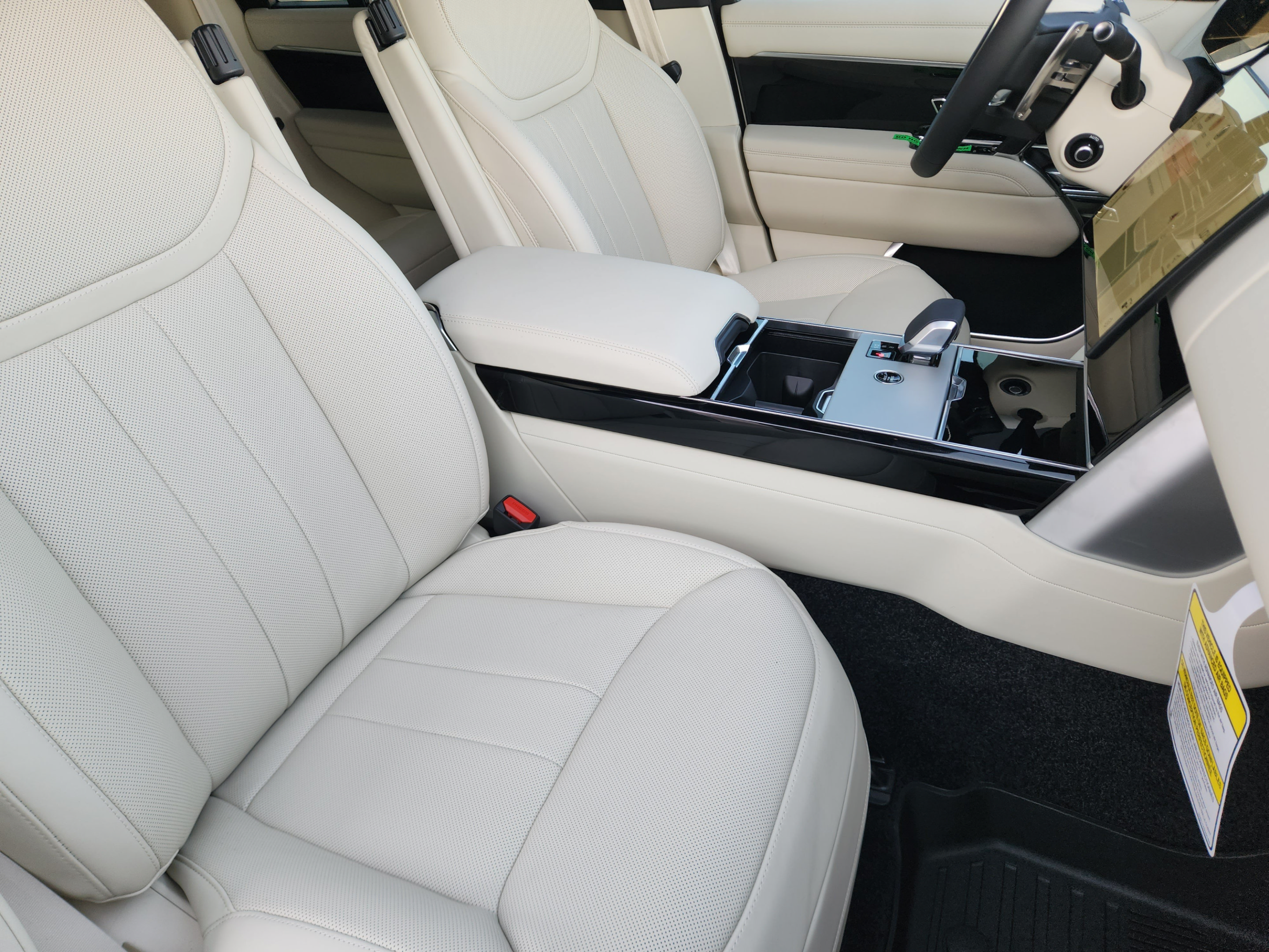 New 2026 Land Rover Range Rover SE AWD/4WD image 9