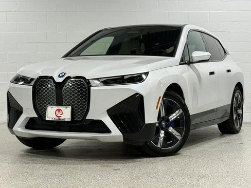 Used 2024 BMW iX xDrive50 w/ Sport Package image 2