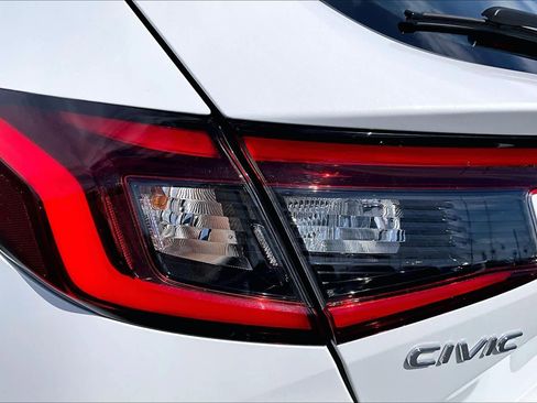 Used 2024 Honda Civic Sport image 28