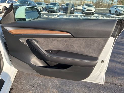 Used 2023 Tesla Model 3 Standard Range image 26