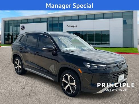 New 2025 Volkswagen Tiguan SE FWD image 3