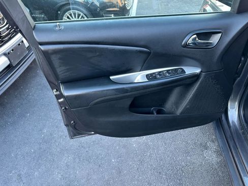 Used 2017 Dodge Journey SXT w/ Comfort/Convenience Group image 22