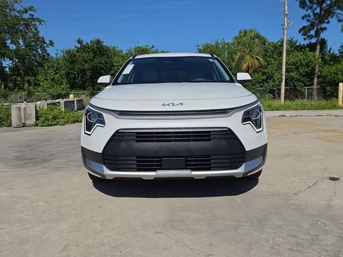 New 2026 Kia Niro EX FWD image 3