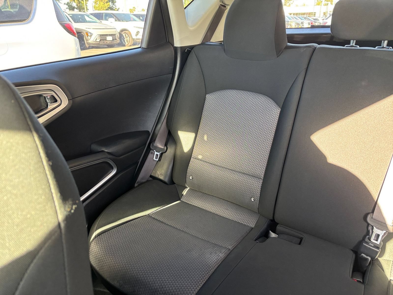 Used 2025 Kia Soul LX w/ LX Technology Package FWD image 36