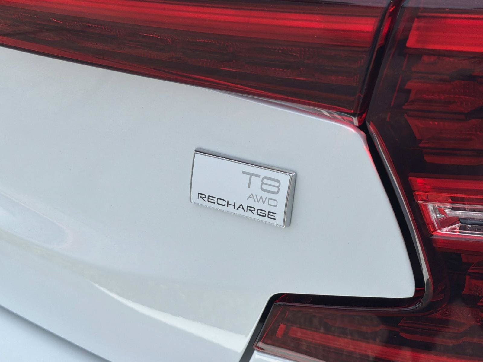 Certified 2024 Volvo S60 T8 Plus AWD/4WD image 28